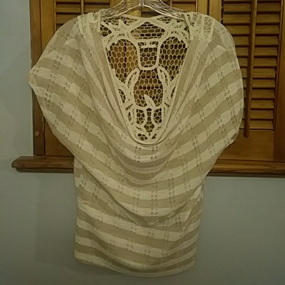 Cute shirt scoop front with lace back